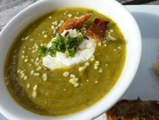 Soupe aux fanes de carottes