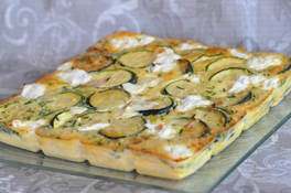 Clafoutis aux courgettes, fromage de chèvre et noisettes